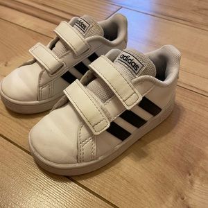 LOT - Adidas Shoes Kids